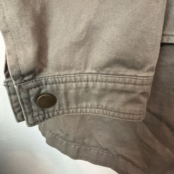 Love 21 Gray Utility Jacket with Unique Design - Picture 4 of 10